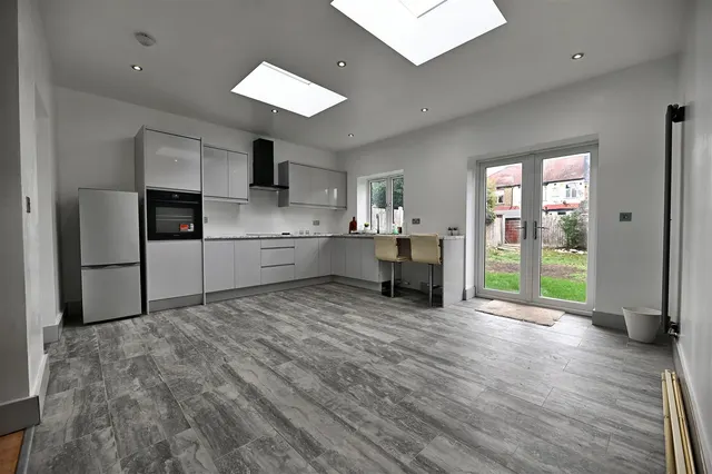 Photo 2 — Bute Road, Barkingside, Essex, Ilford, IG61AF