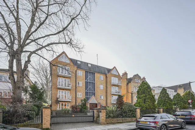 2 Standard Apartments, Crescent Road, London, photo 1