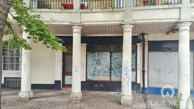 Photo 2 — Berkley Crescent, Gravesend, Kent, DA12