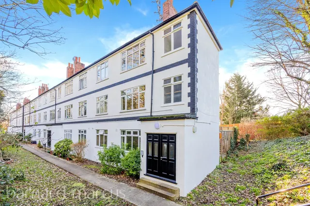 Martin Way, Morden, SM4, photo 1