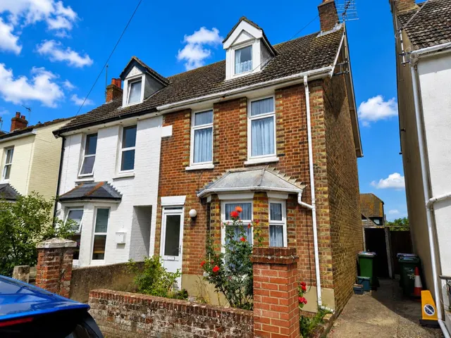 St. Leonards Road, Hythe, photo 1