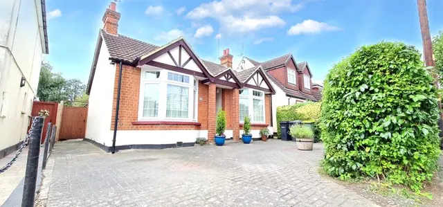 Leslie Road, Rayleigh, Essex, SS6 8PB, photo 1