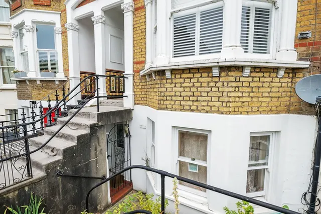 Photo 3 — Tressillian Road, SE4