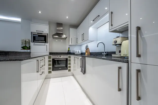 Old Brompton Road, SW5, photo 3