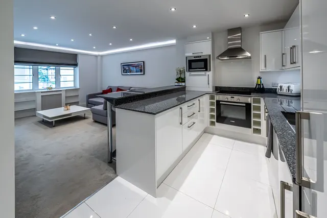 Old Brompton Road, SW5, photo 2