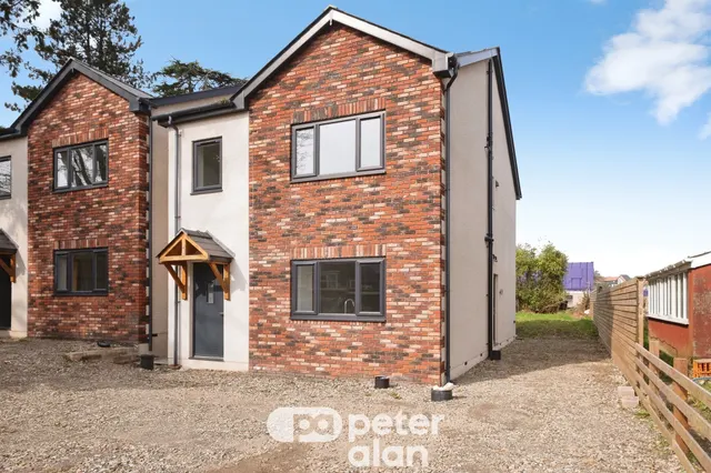Five Locks Road, Cwmbran, NP44, photo 2