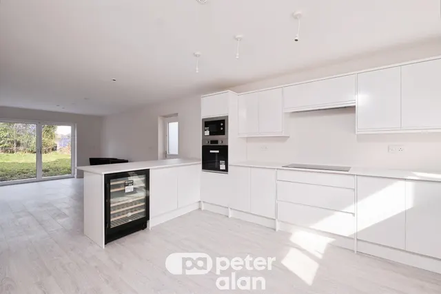 Five Locks Road, Cwmbran, NP44, photo 1