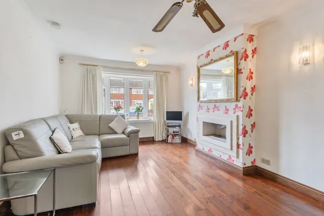 Ashgap Lane, Normanton, WF6, photo 3