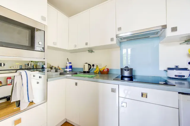 Photo 2 — Flat 12, 41-43 Eardley Crescent, London