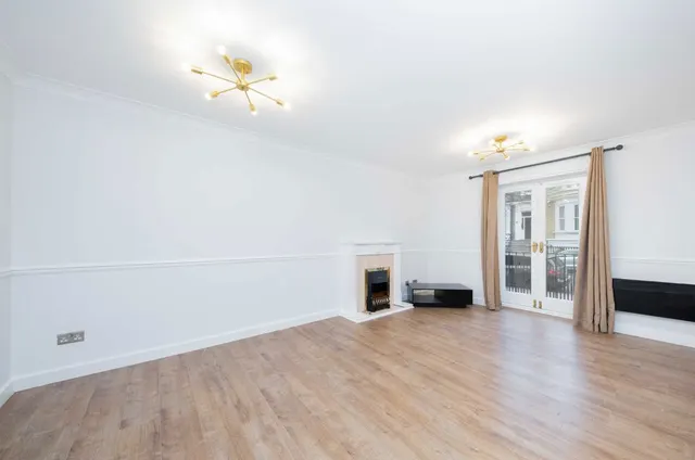 Russell Road, W14, photo 2