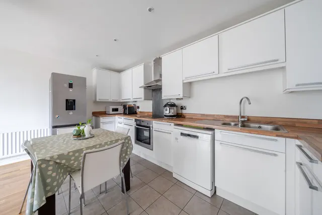 Photo 2 — Ealing Road, Brentford, TW8