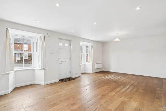 Photo 2 — Magnum House High St, Lane End HP14 3JG