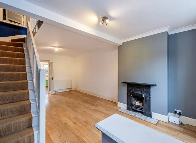 Photo 2 — Sandilands Road, Fulham, SW6