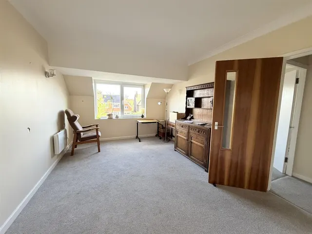 Sutton Road, Seaford, photo 2