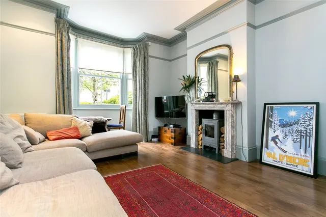 Photo 2 — Lillieshall Road, London, SW4