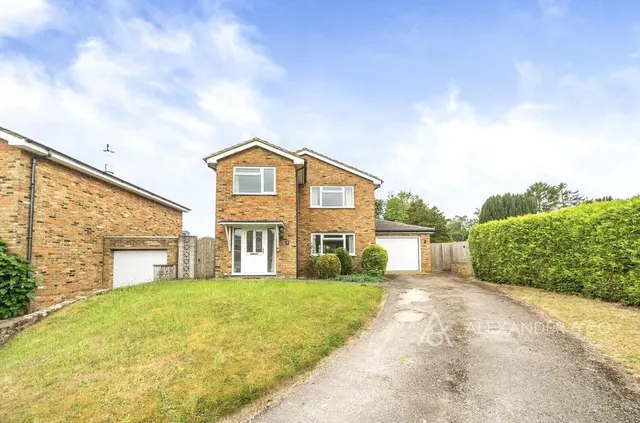 Old Manor Close, Whaddon, MK17, photo 1
