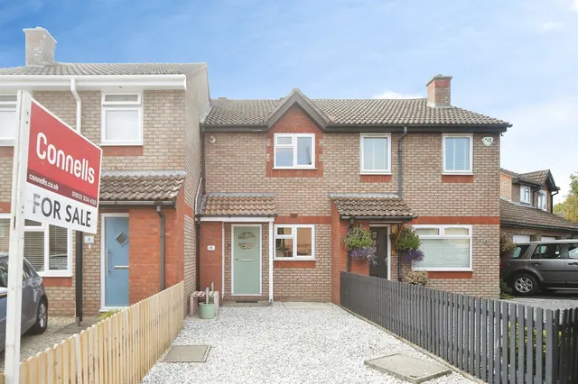 Ashbourne Crescent, Taunton, photo 1