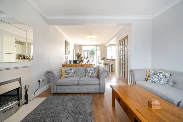 Harlington Road, Hillingdon, UB8, photo 3