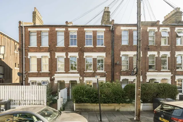 7 Vaughan Road, Nine Elms, photo 1
