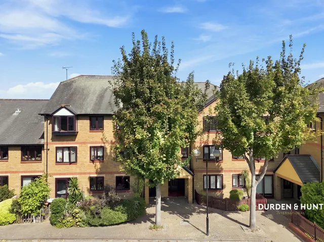 Riverside Close, Hackney, E5, photo 1