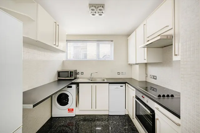 Haverstock Hill, London, NW3, photo 3