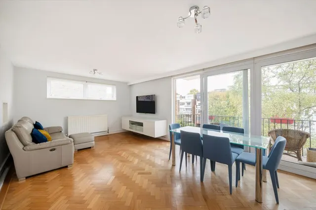 Haverstock Hill, London, NW3, photo 1