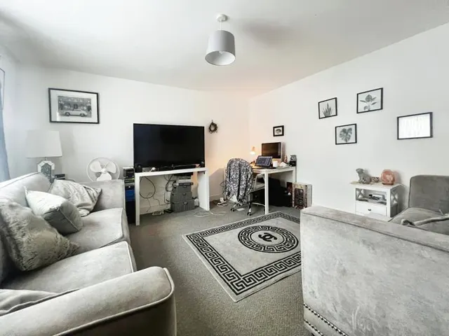 Commonfield Road, Lawrence Weston, BS11, photo 2