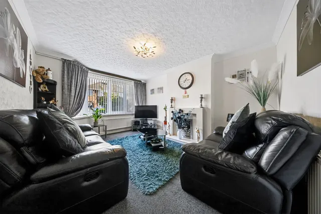 Eddisbury Road, Whitby, CH66, photo 3
