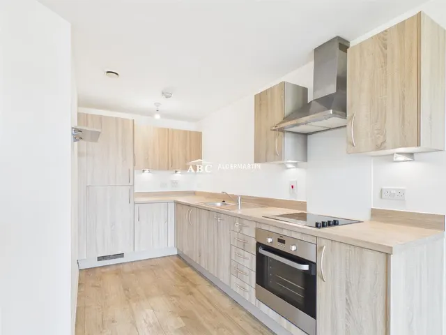 Photo 2 — Manor Way, Borehamwood
