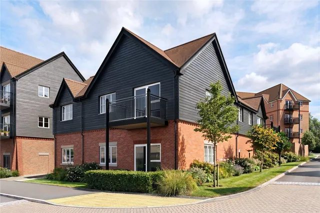 Abbey Barn Lane, HP10, photo 1