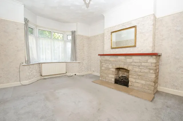 Photo 3 — Thornhill Avenue, Southampton, SO19 6PT