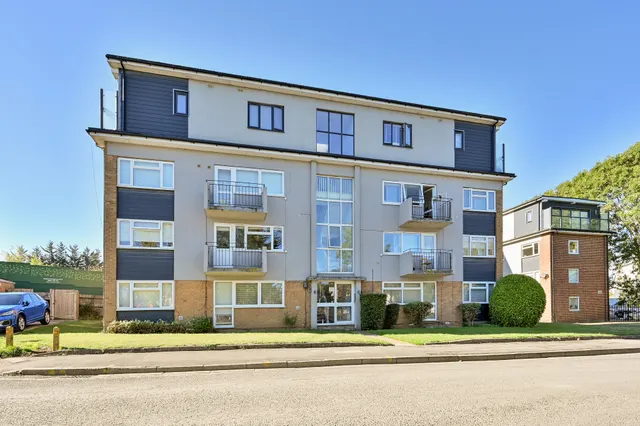 Northolt, UB5, photo 1