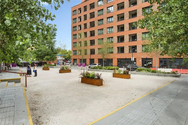 Dipper Drive, London, E3, photo 1