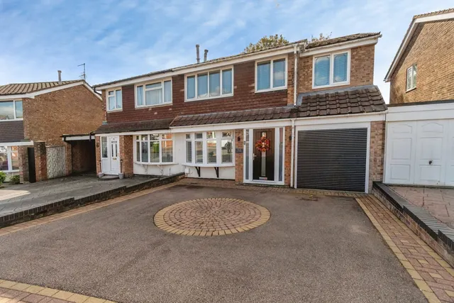 Langholm Drive, Heath Hayes, WS12, photo 1