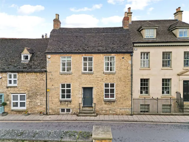 St. Peters Street, Stamford, Lincolnshire, PE9 2PQ, photo 1