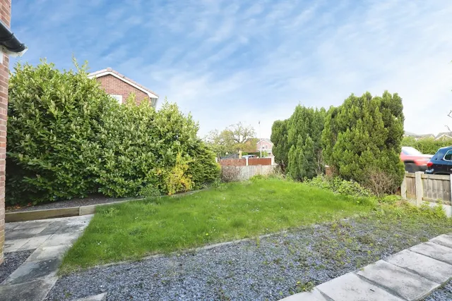 Photo 3 — Stuart Close, Winsford, Cheshire, CW7
