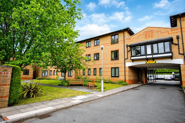 Railway Terrace, Kings Langley, WD4, photo 1