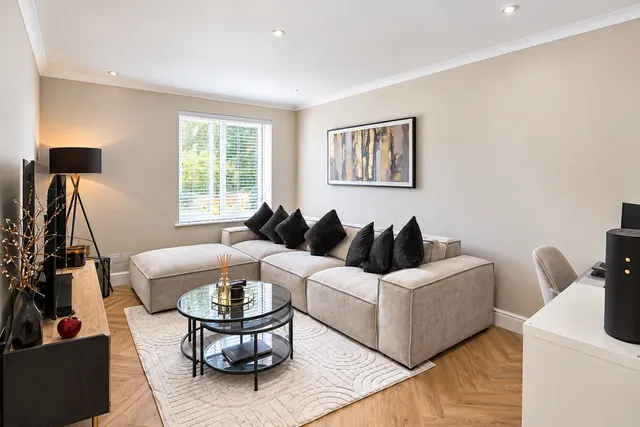 Railway Terrace, Kings Langley, WD4, photo 2