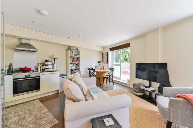 Photo 3 — 12 Percy Laurie House, 217 Upper Richmond Road, London