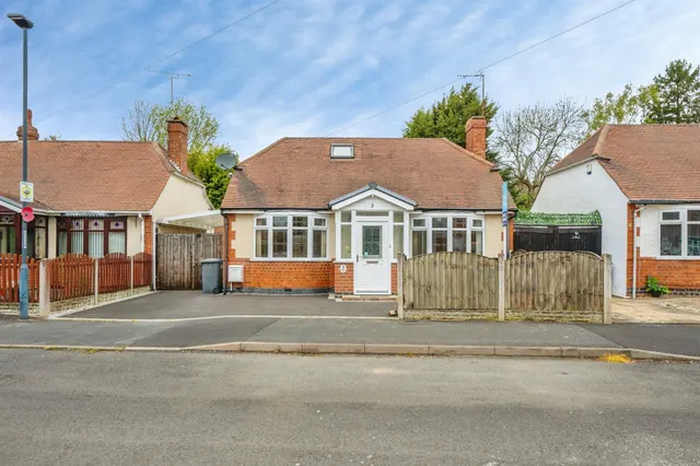 Littleover Crescent, Littleover, DE23, photo 1