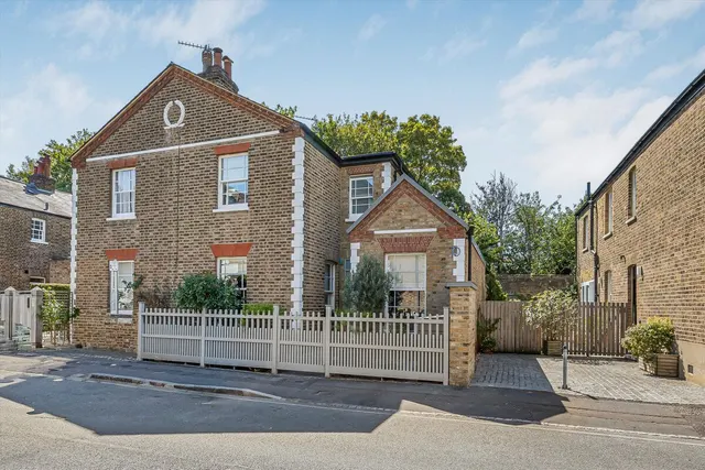 Rosemont Road, Richmond, TW10, photo 1