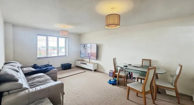 Centrifuge Way, Farnborough, GU14, photo 2