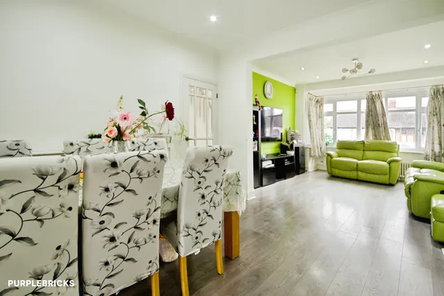 Lincoln Avenue, Romford, RM7, photo 2
