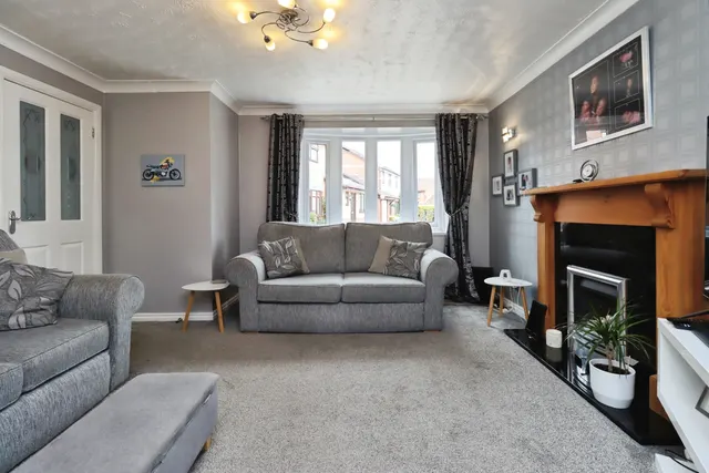 Marsh Meadow Close, Telford, TF1, photo 2