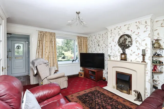 School Lane, Norton, S8, photo 2