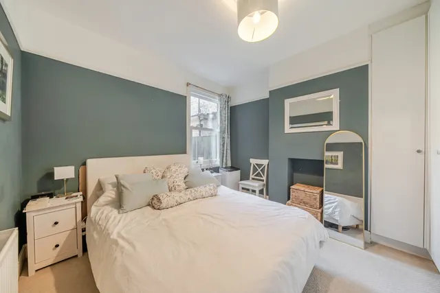 Photo 3 — Brookwood Road, Southfields, London, SW18