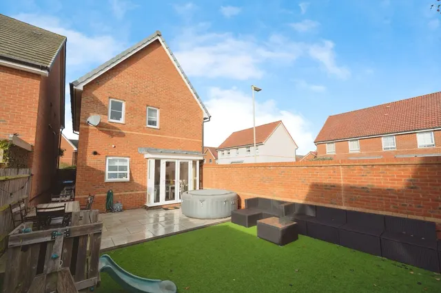 Signal Way, Hayling Island, PO11, photo 1