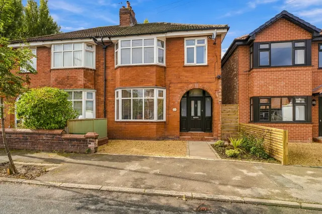 Heswall Road, Reddish, SK5, photo 1