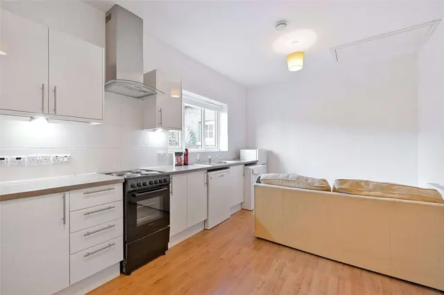 Photo 2 — Iver Grove, Wood Lane, Iver, Buckinghamshire, SL0 0LB