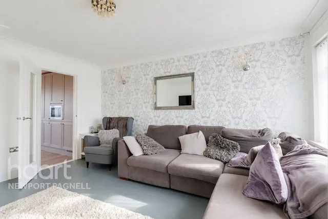 Byron Drive, Newport Pagnell, MK16, photo 2
